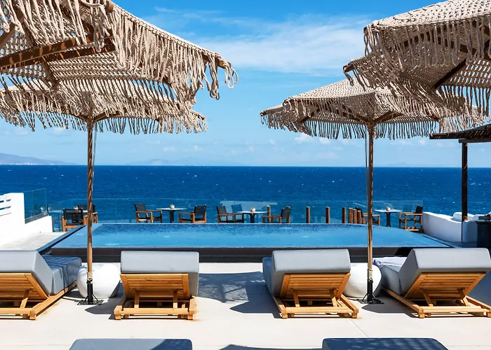 Almyra Oia Suites